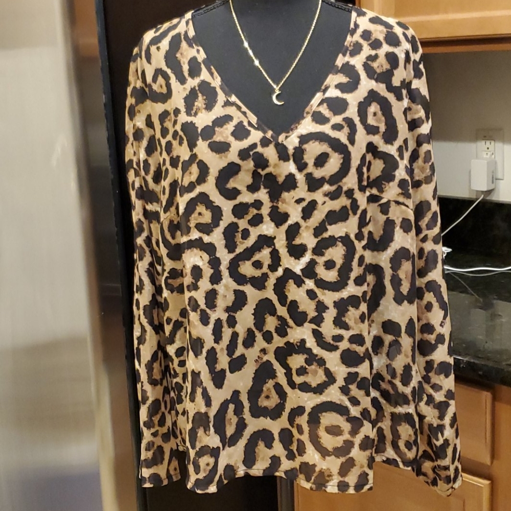 Very elegant Leopard print Blouse